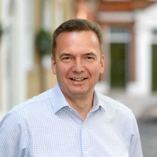 CEO Xperate - Serial Tech Entrepreneur. Skiing, mountain biking, cars and rugby are my great passions.