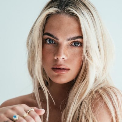 louisa Profile Picture