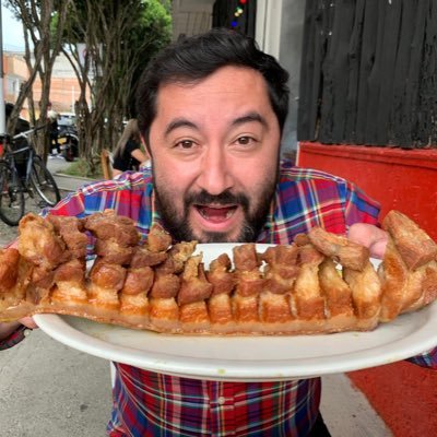 Soy Carlos Muñoz 🧔🏻♂️, foodie y periodista de Bogotá Colombia 🇨🇴 . Conmigo te antojarás de comer 🤤, viajar 🛫y vivir experiencias 🗺️.