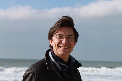 Billancourt, est un universitaire, auteur, conférencier géo-politologue, spécialiste de la mer.