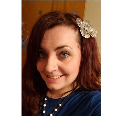 blueidesyren's profile picture. She/her