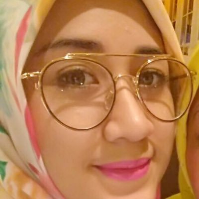 ashfarinaaa's profile picture. 