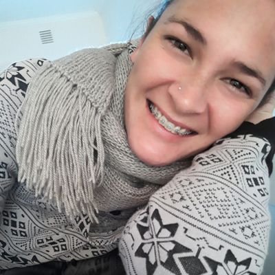 mamá de Narela ♥ ... alguien me ha dicho que la soledad se esconde tras tus ojos..Gustavo Cerati