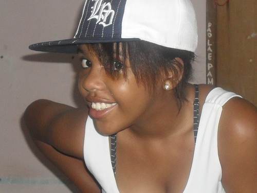 EU sou que  sou  amo  quem  me  ama e odeio quem me odeia sou verdadeira e muito  feliz com issu