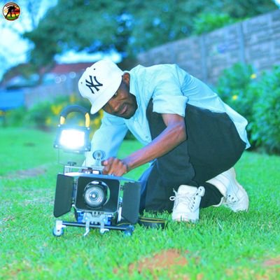 OzzyChapwanya's profile picture. Artist | Activist | Freelance Journalist | Human Rights Defender |

I subscribe to liberal democratic ideals. Let's heal the world!