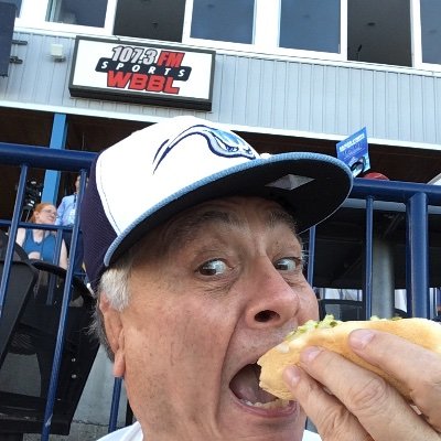 Al69720370's profile picture. Singsingsing