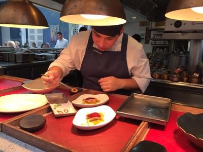 Amor.trabajo,familia ,tranquilidad,seguir soñando.🇨🇱🤜
Chef en
@restaurantportofino
cocinando ando y deleitando #paladares .