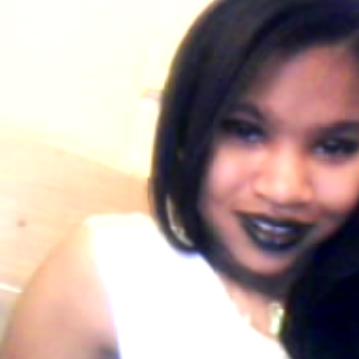 lafeale's profile picture. i love to draw thing that are not real, and laugh at dum things.