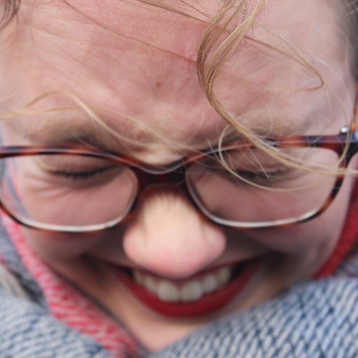 CatTW1's profile picture. Feministische #Jungtheologin, irgendwo zwischen Maria und Marta