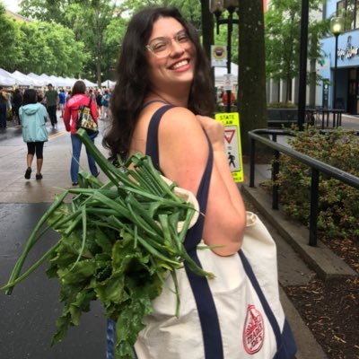 hippiebiscuit's profile picture. 🌱First-time vegan mama ❤️ Passionate about motherhood & food ✌️ On a mission to inspire compassion 👐I’m really just here for the food.