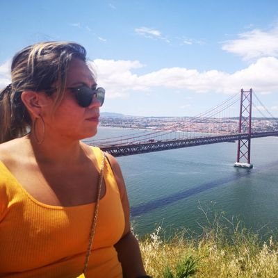 Agradable, simpática y un largo etc.... (no tengo abuela!!)