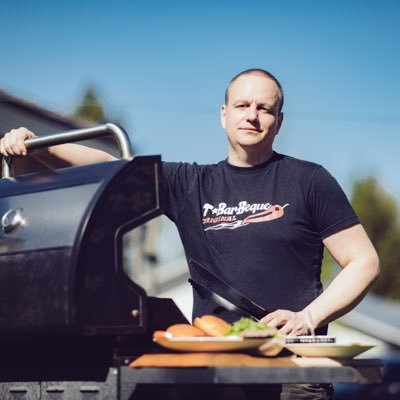 voitajasuolaa's profile picture. Koulutettu hieroja, yrittäjä, entinen lihanleikkaaja.