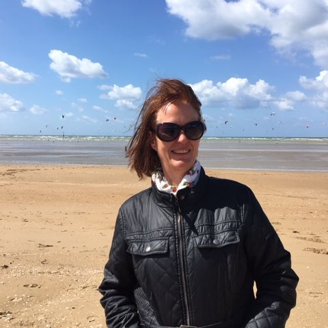 Knitter, Wife, Mother, Lover of France, Normandy in particular, Prospective Marketeer