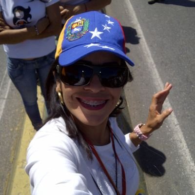 Venezolana amo a mi patria porque nací en democracia amor a la vida. Es duro fracasar en algo, pero es mucho peor no haberlo intentado.