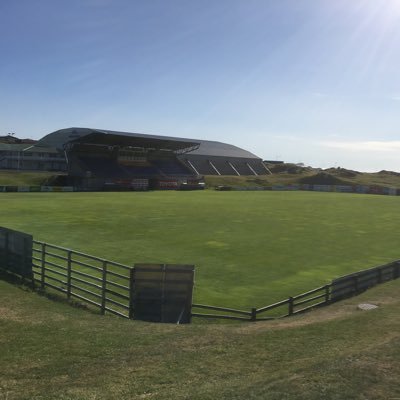 Groundhopping Torquay United/Arsenal fan and @arsenalwfc Season Ticket holder. 72/92