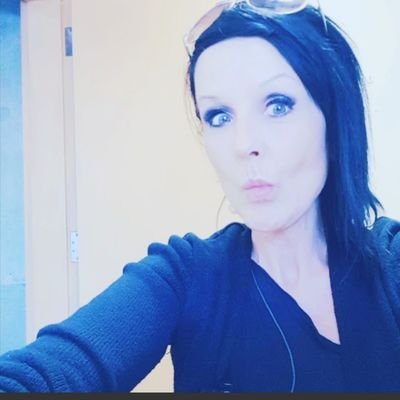 Kleinsteuberart's profile picture. I paint. Mostly portraits... #Confrontational #Unapologetic.