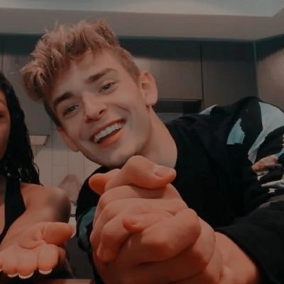 🇨🇦𝘊𝘶𝘳𝘳𝘦𝘯𝘵𝘭𝘺 𝘩𝘢𝘱𝘱𝘺, 𝘤𝘰𝘶𝘭𝘥 𝘣𝘦 𝘩𝘢𝘱𝘱𝘪𝘦𝘳 |@rolim_moany is my tchan |Sin's bf|Tay&Eva are my bff♡| @babiesbeaunert's dad @formypetitleon