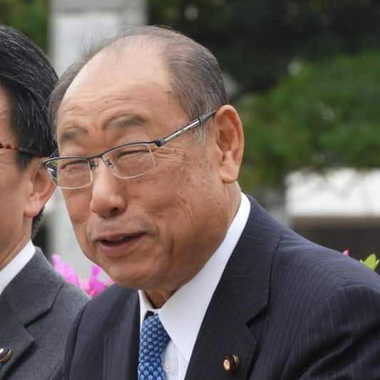 自民党参議院議員(千葉県選挙区) 政治改革特別委員会委員長 前国土交通副大臣 八千代市出身、印旛高卒、中央工学校卒、土地家屋調査士 千葉県議会議員(1期)、八千代市長(3期)を経て参議院議員(2期)
麻生派。土地の専門家と首長経験者としての知見を活かして
空き家問題、所有者不明土地問題などに尽力しております。