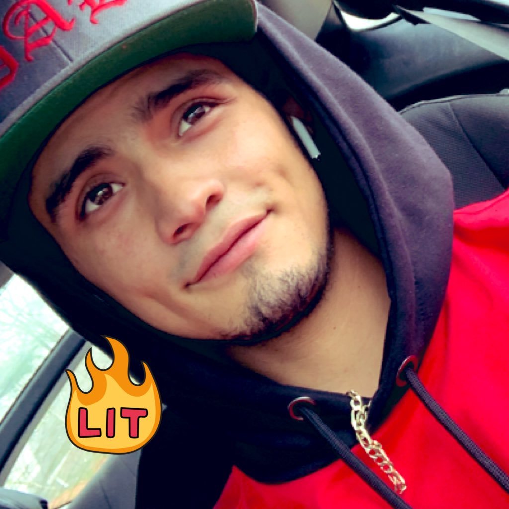 27 years with the goals to make it! l PS4 https://t.co/ZQZjHyd6PO l twitch affiliate l missing a finger l diverse streamer l 😎ig: xsirvikingsxthelegend