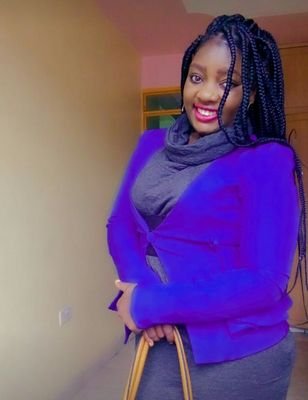 lisakhaliri7416's profile picture. YOLO