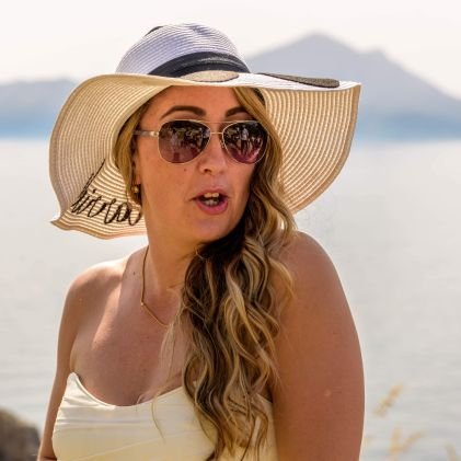 _Miss_Mia_'s profile picture. Libraries were full of ideas - Perhaps the most dangerous and powerful of all weapons - Sarah J Maas