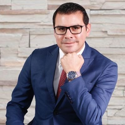 Abogado, Socio fundador de Terán Terán & Compañía Asesores Empresariales. Experto en temas societarios, corporativos y de litigio.