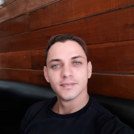 elivelton_cost's profile picture. 爱推特，爱交友，爱美食，爱美景～