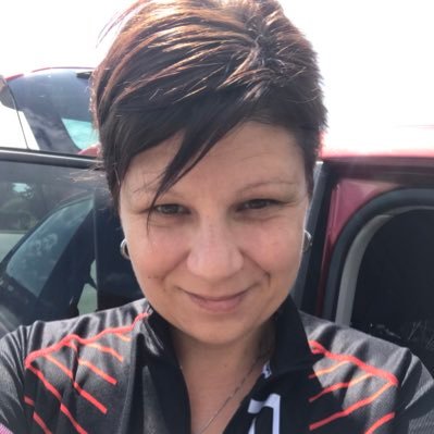 VitPavla's profile picture. Pracuji v Naději, mám doma malého cipíska a skvělého muže a taky děláme fotoobrazy a rádi stanujeme. A kaktusy, doma musím mít kaktusy :)