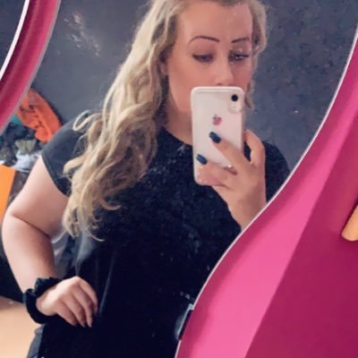 ChloDanielle95's profile picture. Fuck everything.
