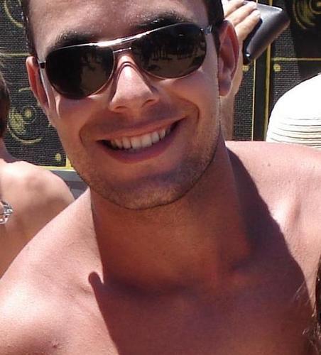 _HelioGomes's profile picture. Estudante de Educação Física, Cruzeirense, farreiro, brahmeiro, um dia vou ser presidente. Me segue, eu tenho um plano! #vivo