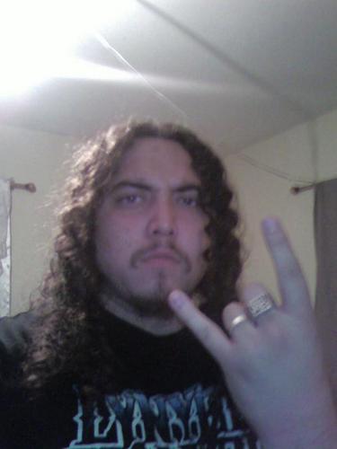 LuarAzile's profile picture. I love music and my guitar!