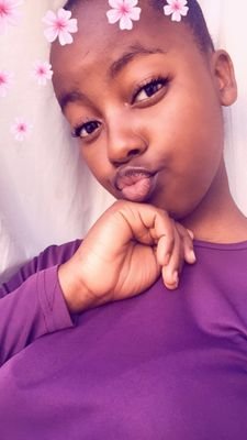 loll_na's profile picture. Introvert