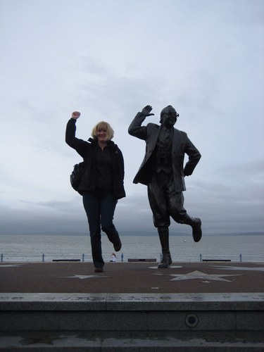 Harry2107's profile picture. Proud father and grandfather, bird and Liverpool supporter, garden and golf optimist.