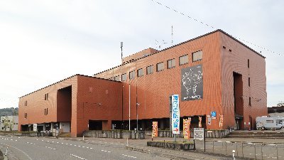 新潟県十日町市にある道の駅🛣ギネスにも登録されたこともある世界最大級の【幸せを呼ぶ傘つるし雛】は一見の価値あり! 【 毎月第二水曜日は休館日】どこからでも十日町の優れものを取り寄せられる!ECサイトも運営しています。【オンラインショップ クロステン十日町】➡️https://t.co/IyFyP8vdoD