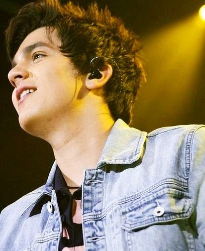 AnniinhaLS's profile picture. logia?