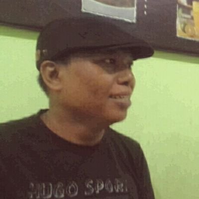 ngantor [biasa], ngimpi jd pengusaha sukses [luar biasa] , jepret2 [suka2]