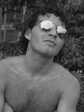 angelorocha's profile picture. Cuidado, mantenha a distância ;D