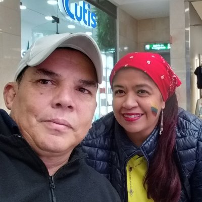 Barranquillero, emprendedor que vive en la nevera Bogotá, Feliz de esta gran ciudad, pero jamas olvido mis raices,mi tierra, mi gente.