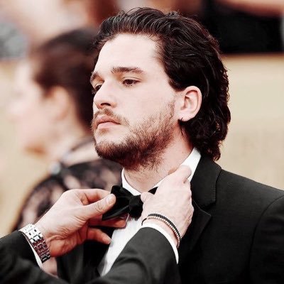 azozy6's profile picture. 