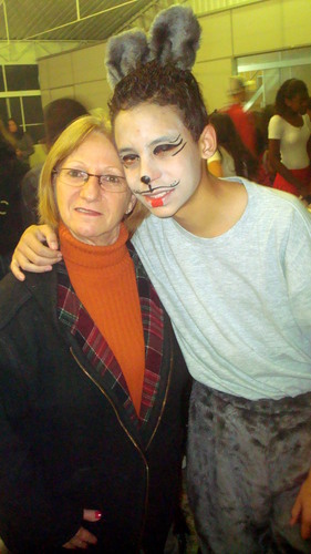 suelythomazini's profile picture. Cat mom who loves books and sunsets