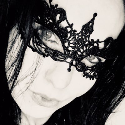 ChartreuseDream's profile picture. Freethinking philosopher, author, photographer.