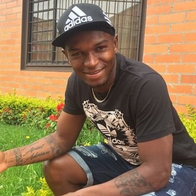 Futbolista Profesional
Catolica-BSC-LDU loja-LDU-Olmedo-El Nacional-D.Cuenca-Aucas-M.Runa-9deOctubre-Aampetra
Egresado de DT del Instituto Ing. Hector Morales