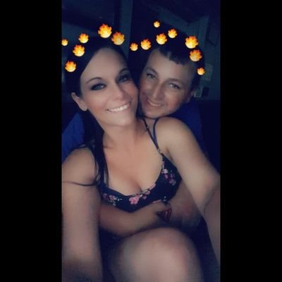kdro and millhouse here!! Married (open relationship) 3 children from ohio. love smoking bud and music is is our antidepressant. love peace and melody.