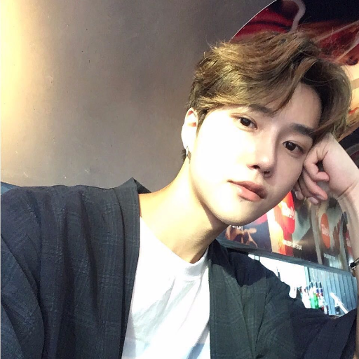 dew_w2's profile picture. 