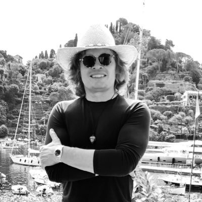 FrostKern's profile picture. Re-evolutionary — therapist, writer, artist #blockchain entrepreneur #consciousnesscoin #humanblockchain #psychology #kernclinic