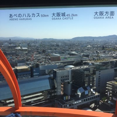 鈍偶斎は、ひーちゃんとまーくんとこーちゃんのジィジです。昔々は朝ドラの「エール」でやった古関裕而さん作曲の社歌を唄う證券マンでした^_^