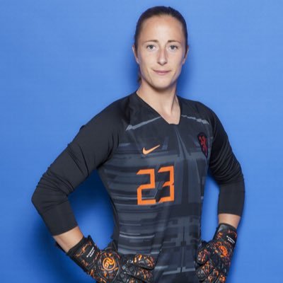 Dutch professional goalkeeper 🇳🇱 || BK Häcken 🇸🇪|| Physiotherapist || Management: Women’s Sports Agency || RG Gloves 🧤
