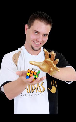 Publicitário, Tecnólogo em Mkt, Bc Filosofia, pós em Jornalismo e NeuroPsicologia. Quase pronto para dominar o mundo! (Muahahahaaaa)