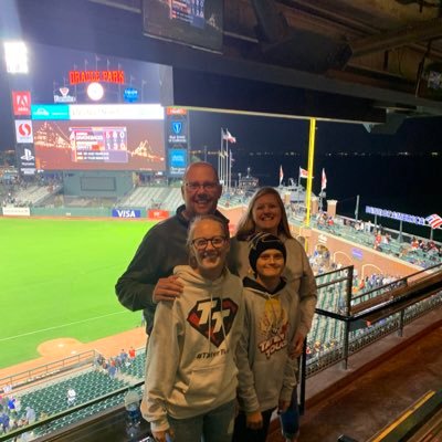 #TaterTough. I'm a husband and dad! I coach boys golf at Williamsburg and am an insurance agent. Go Hawks! Go Cubs Go!