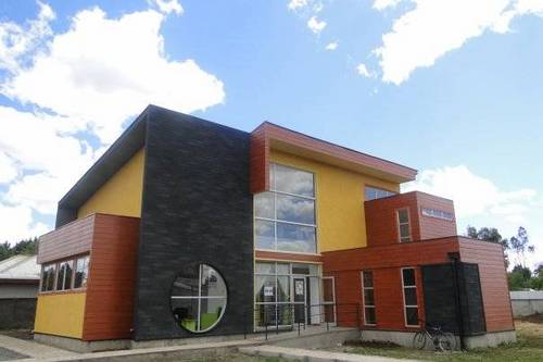 La biblioteca de Perquenco, se encuentra ubicada a 45 km. de la ciudad de temuco.